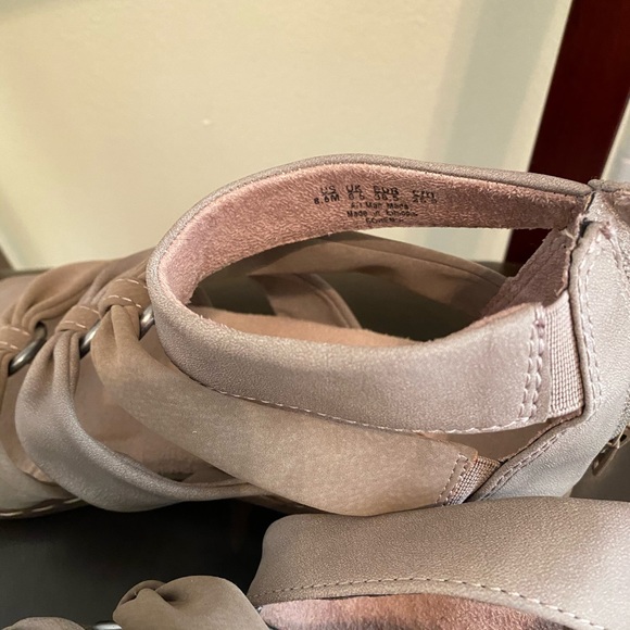 Naturalized sandals - Picture 4 of 5